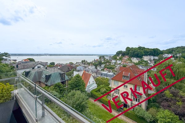 VERKAUFT: Mittendrin mit Elbblick, Balkon, Garage: Große 4-5-Zimmer-Wohnung im Blankeneser Zentrum