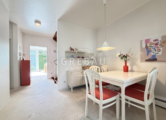 Familienfreundlich und zentral: 5- Zimmer-End-Reihenhaus mit Süd-Garten und Einzelgarage