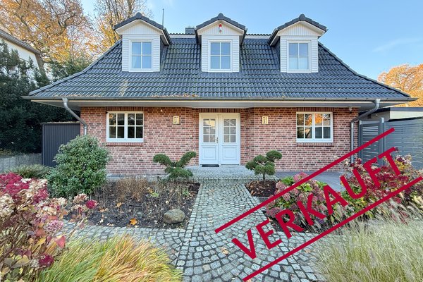VERKAUFT: Schmuckstück im Grünen: Top-gepflegte Familienvilla m. herrlichem Garten u. Doppelgarage