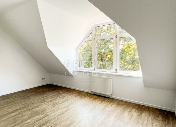 Gepflegte 2,5-Zimmer-Maisonettewohnung im Dachgeschoss mit
TG-Stellplatz in Schenefeld