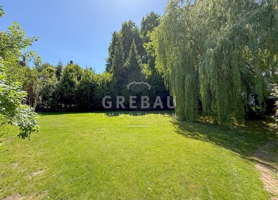 Aufstockung denkbar: Herrliches Grundstück mit großem Haus in bester Villenlage von Blankenese