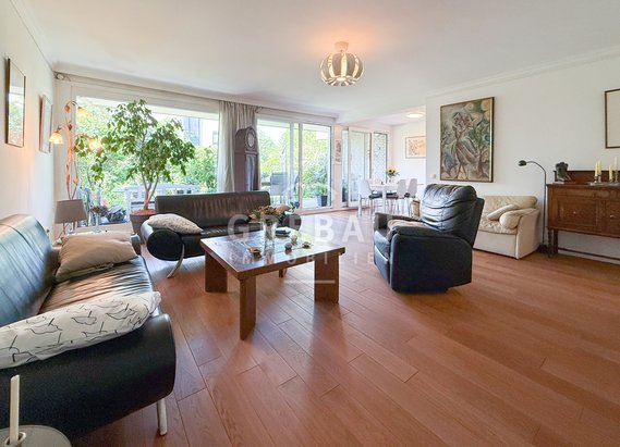 Zentrumsnah und gut geschnitten: 4-Zimmer-Erdgeschosswohnung mit Terrasse und TG-Stellplatz