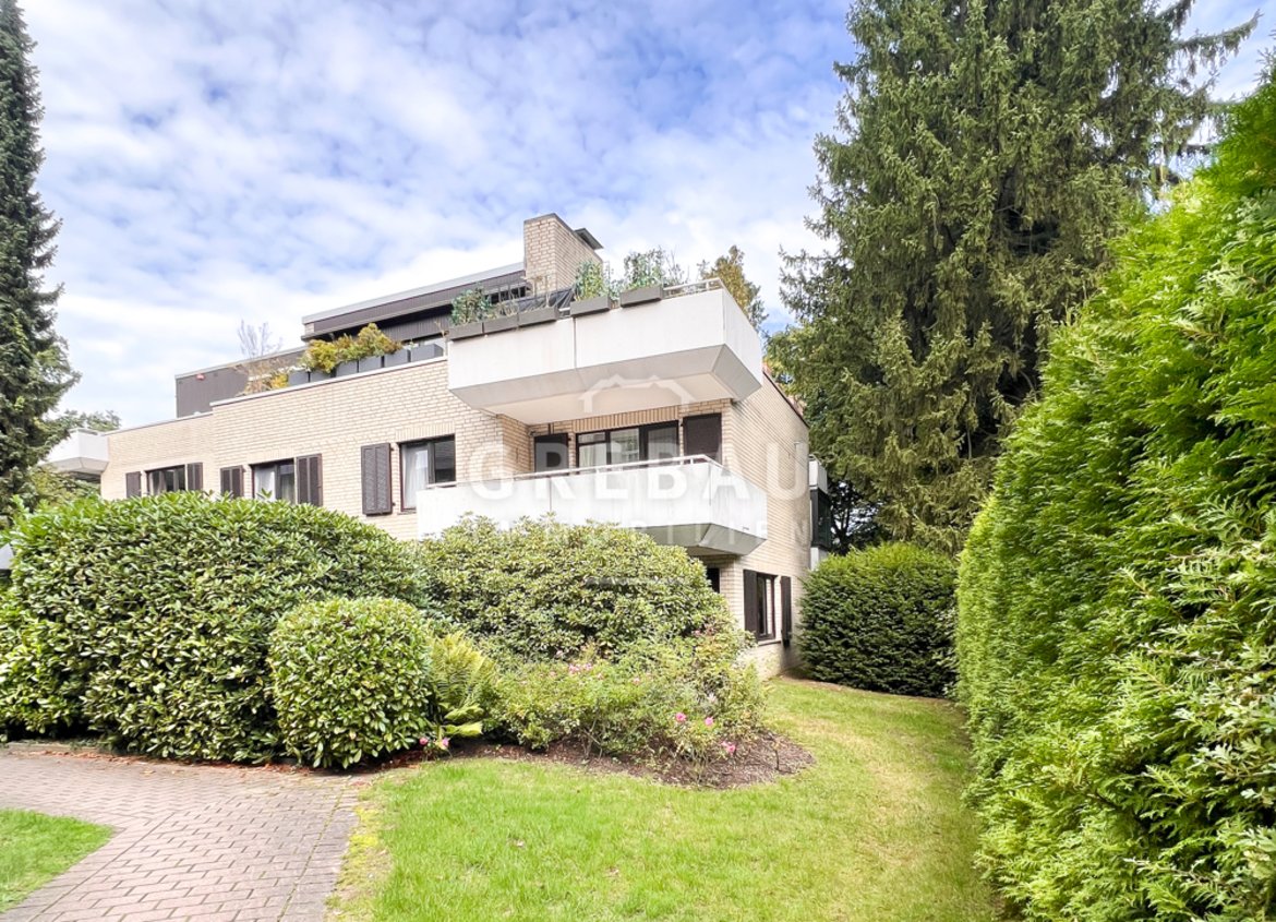 4-Zimmer-Wohnung im Erdgeschoss mit zwei Terrassen und einem PKW-Stellplatz
