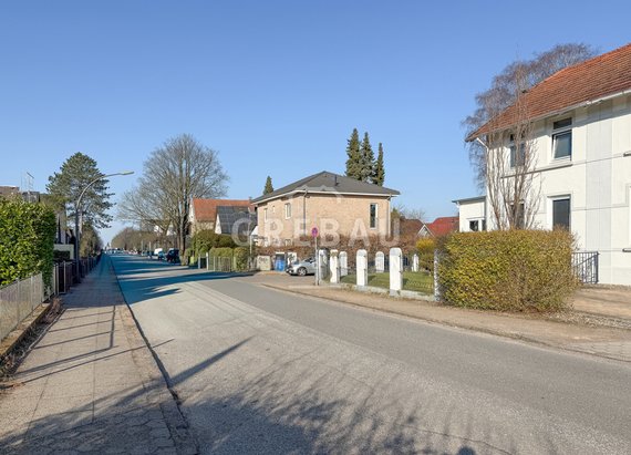 Ihr (Bau-)Platz? Einfamilienhaus auf großem Grundstück in Südwest-Lage