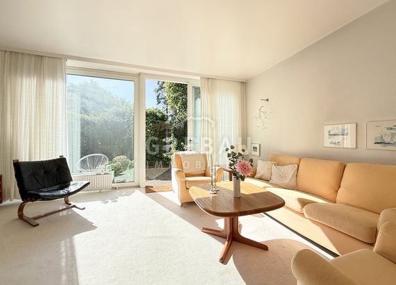 Familienfreundlich und zentral: 5- Zimmer-End-Reihenhaus mit Süd-Garten und Einzelgarage
