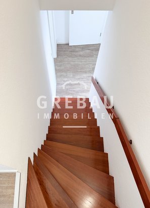 Gepflegte 2,5-Zimmer-Maisonettewohnung im Dachgeschoss mit TG-Stellplatz in Schenefeld