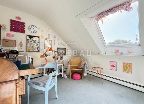 Familienfreundlich und zentral: 5- Zimmer-End-Reihenhaus mit Süd-Garten und Einzelgarage