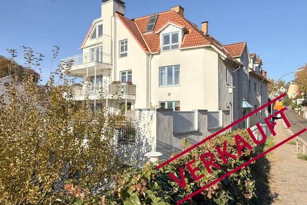 VERKAUFT: 4-Zi.-Wohnung mit PKW-Stellplatz, Balkon u. Blick auf Elbe/Süllberg