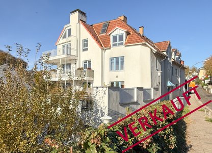 VERKAUFT: 4-Zi.-Wohnung mit PKW-Stellplatz, Balkon u. Blick auf Elbe/Süllberg