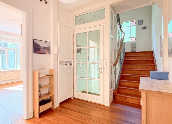 Altbau mit Stil und Charme: Zweifamilienhaus in bester Lage von Groß Flottbek