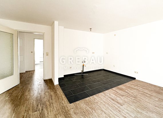 Gepflegte 2,5-Zimmer-Maisonettewohnung im Dachgeschoss mit
TG-Stellplatz in Schenefeld