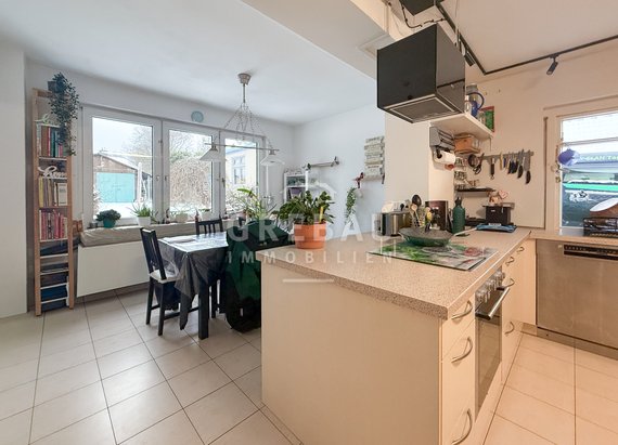 Ihr (Bau-)Platz? Einfamilienhaus auf großem Grundstück in Südwest-Lage