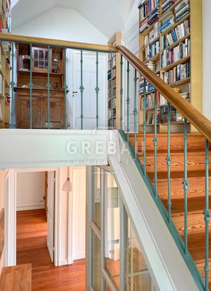 Altbau mit Stil und Charme: Zweifamilienhaus in bester Lage von Groß Flottbek