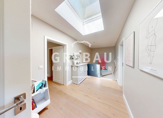 Moderne Doppelhaushälfte mit Energieeffizienzklasse A im schönen Blankenese